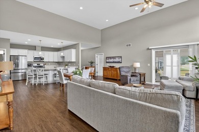 Enjoy easy main-level living in this beautifully maintained - photo 8