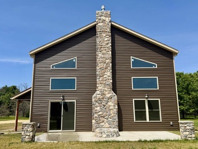 Come take a look at this 3 bedroom, 2.5 bathroom, with a 3 car - photo 2
