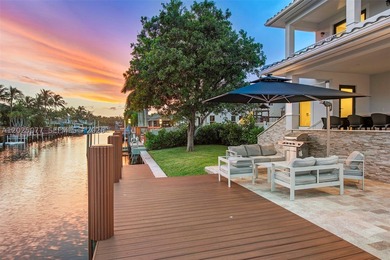 Stunning South Lake villa in Hollywood Beach on a 100' - photo 3