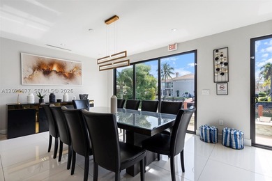 Stunning South Lake villa in Hollywood Beach on a 100' - photo 10