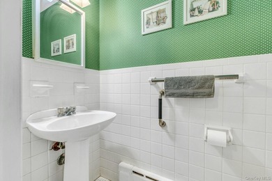Spacious 4 Bedroom, 2.5 Bath Colonial with 2-car Garage in - photo 11