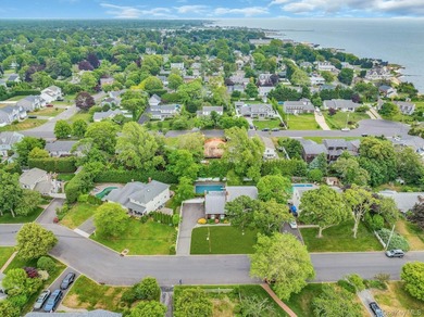 Spacious 4 Bedroom, 2.5 Bath Colonial with 2-car Garage in - photo 31