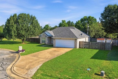 Gorgeous, well maintained home in a cul-de-sac is ready for new - photo 3