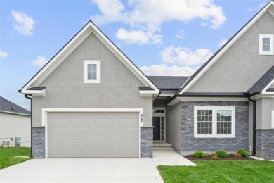 Lakewood Lakes Townhome/Townhouse For Sale in Lees Summit Missouri