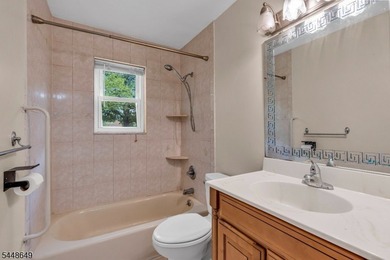 Welcome to this beautifully maintained, 2-bedroom, 1-bath - photo 12