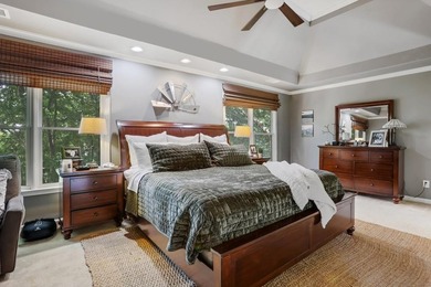 Welcome to this beautifully updated 6-bedroom, 4-bathroom home - photo 18