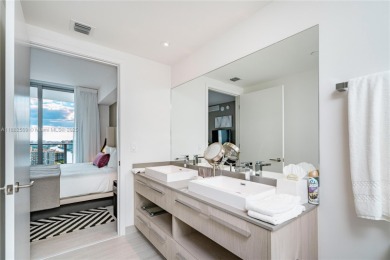 PRICED TO SELL- MOTIVATED SELLER! Stunning 2 bed / 2 bath CORNER