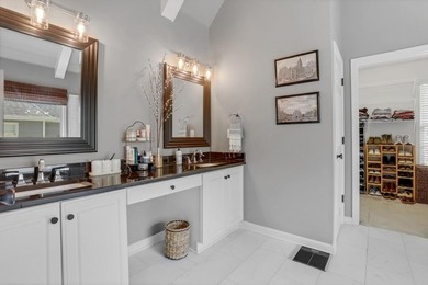 Welcome to this beautifully updated 6-bedroom, 4-bathroom home - photo 20