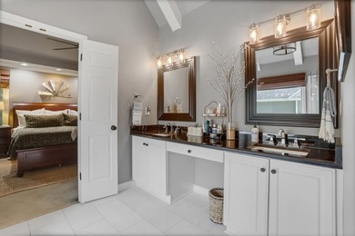 Welcome to this beautifully updated 6-bedroom, 4-bathroom home - photo 21