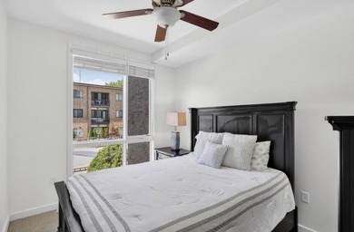 PRICED TO SELL!! This is the ideal condo-home for anyone ready - photo 24