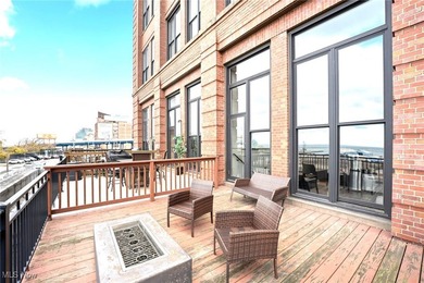 Welcome to 1133 W 9th St #315, a stylish and modern 1-bedroom - photo 29