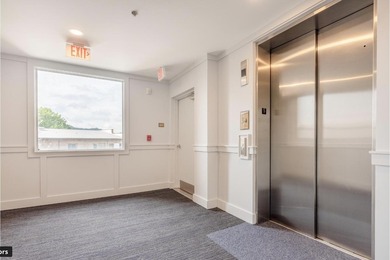 PRICED TO SELL!! This is the ideal condo-home for anyone ready - photo 31