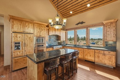 Welcome to this beautifully crafted home on the peaceful west - photo 6