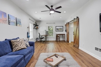 Welcome to this beautifully updated 6-bedroom, 4-bathroom home - photo 38