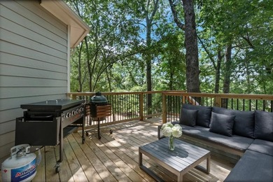 Welcome to this beautifully updated 6-bedroom, 4-bathroom home - photo 43