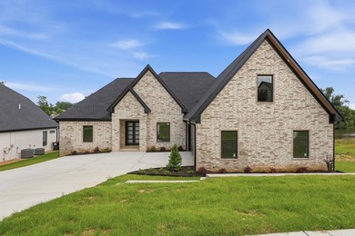 Hurricane Lake Home For Sale in Benton Arkansas