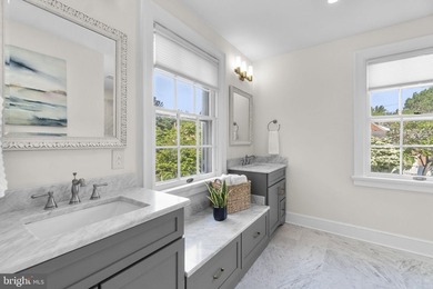 OPEN HOUSE, SUNDAY 12-2pm on July 19th - A Refreshing & Rare - photo 34