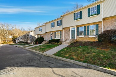 Fort Loudoun Lake Home For Sale in Knoxville Tennessee