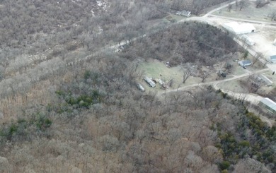 Only seconds from the Illinois River, this approximately 740 - photo 11