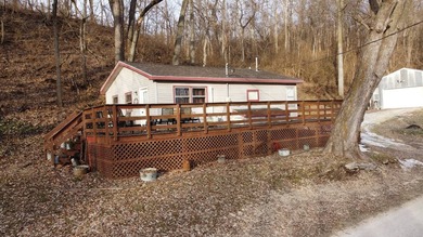 Only seconds from the Illinois River, this approximately 740 - photo 14