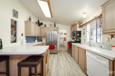Escape to the peaceful beauty of the Kern River Valley with this - photo 15