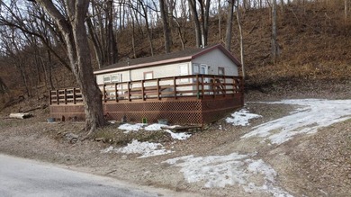 Only seconds from the Illinois River, this approximately 740 - photo 18