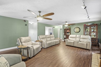 Country Estate with room to expand for all your needs whether - photo 18