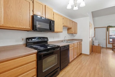 Experience lake living in the heart of Wisconsin Dells! This - photo 8