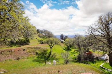 Escape to the peaceful beauty of the Kern River Valley with this - photo 26