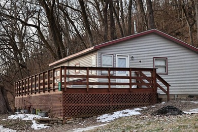Only seconds from the Illinois River, this approximately 740 - photo 26