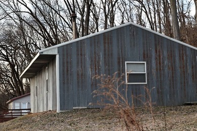 Only seconds from the Illinois River, this approximately 740 - photo 28