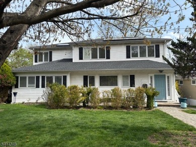 Welcome to this deceivingly large custom home in the heart of - photo 33