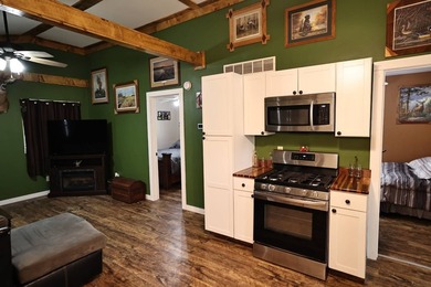 Only seconds from the Illinois River, this approximately 740 - photo 36