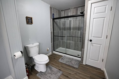 Only seconds from the Illinois River, this approximately 740 - photo 40