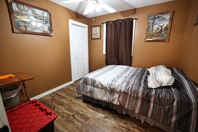 Only seconds from the Illinois River, this approximately 740 - photo 45