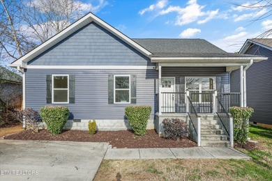 (private lake, pond, creek) Home For Sale in Knoxville Tennessee