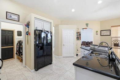 Welcome to this beautifully maintained 4 bedroom, 3 bathroom - photo 11