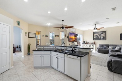 Welcome to this beautifully maintained 4 bedroom, 3 bathroom - photo 14