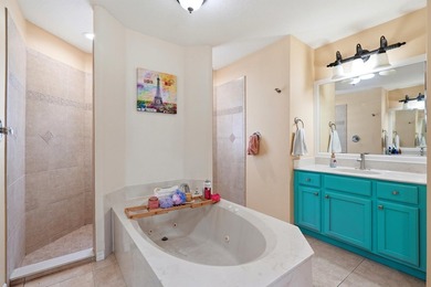 Welcome to this beautifully maintained 4 bedroom, 3 bathroom - photo 31