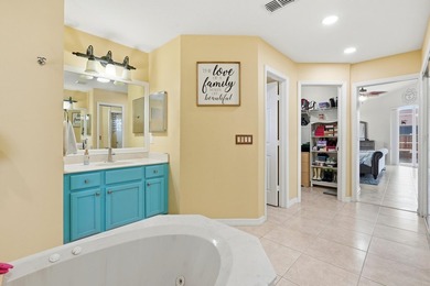 Welcome to this beautifully maintained 4 bedroom, 3 bathroom - photo 33