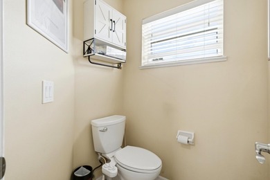 Welcome to this beautifully maintained 4 bedroom, 3 bathroom - photo 34