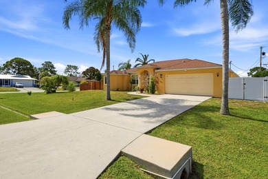 Welcome to this beautifully maintained 4 bedroom, 3 bathroom - photo 48