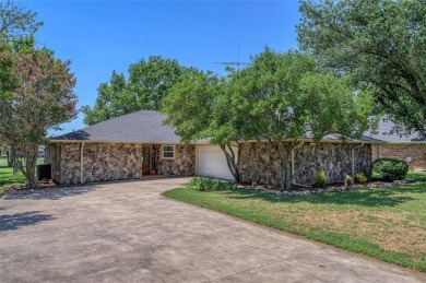 Lake Home For Sale in Gainesville, Texas