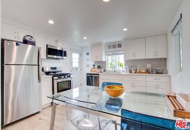 Beautifully remodeled Venice Beach triplex perfectly combines - photo 11