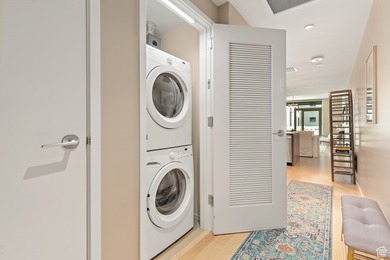 Welcome to a unique green oasis in the midst of downtown City