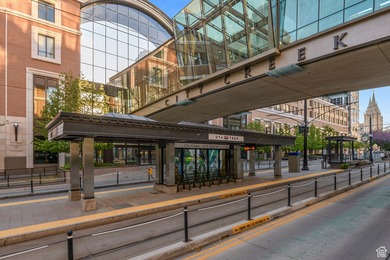 Welcome to a unique green oasis in the midst of downtown City