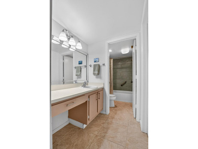 Spacious 2 bed, 2 baths condo located in the heart of Deerfield - photo 23