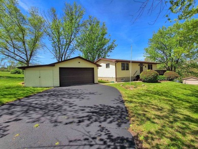 Move right in and start enjoying lake life right away! This - photo 24