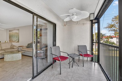 Spacious 2 bed, 2 baths condo located in the heart of Deerfield - photo 32