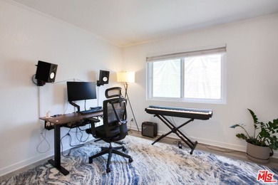 Beautifully remodeled Venice Beach triplex perfectly combines - photo 41